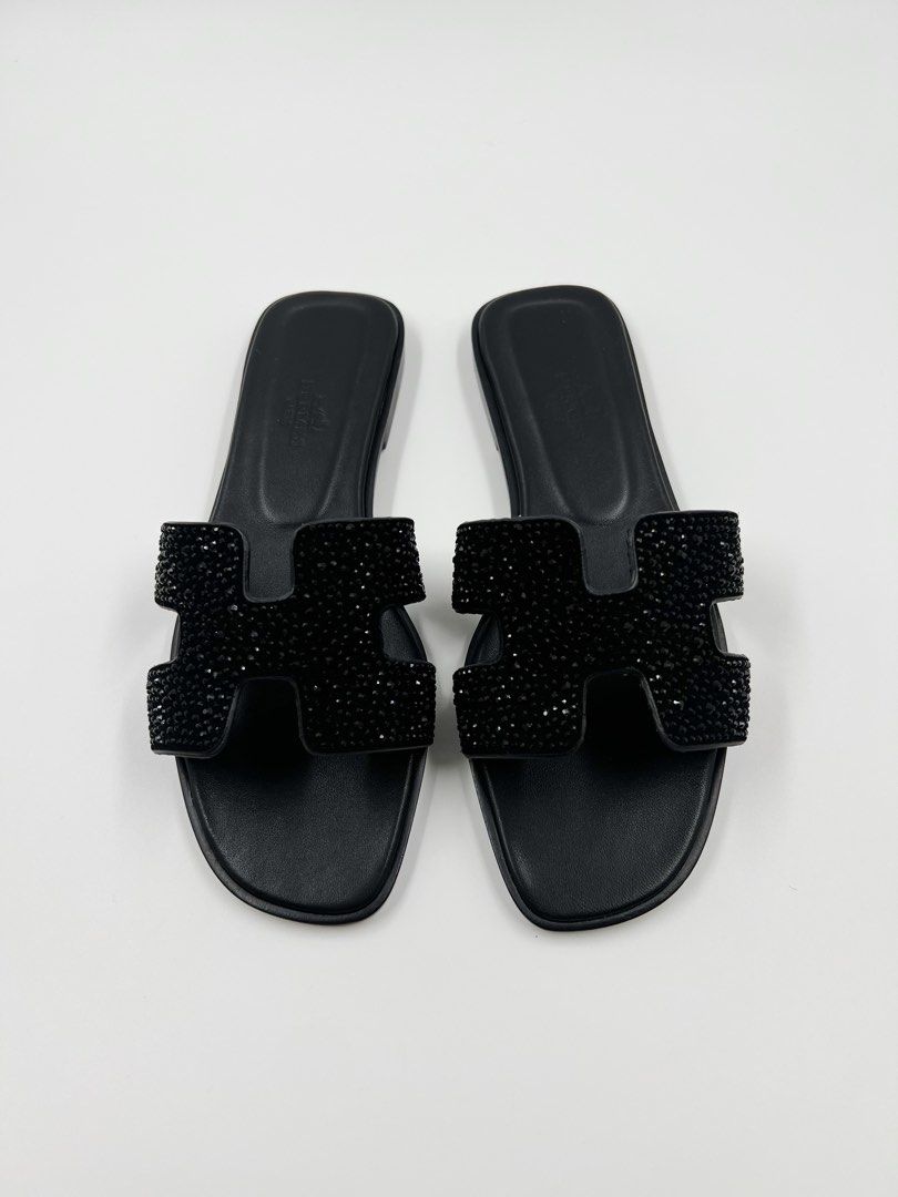 ⚜️Hermes Oran - Crystal Black (Category: Sneakers & Footwear) located in Makati City. Submitted by 90sangel (Listing ID 1463320230, Image 2). Description: •Item: Hermes oran - crystal black — SALE!! •Size: 38 •Condition: Excellent! complete with box .