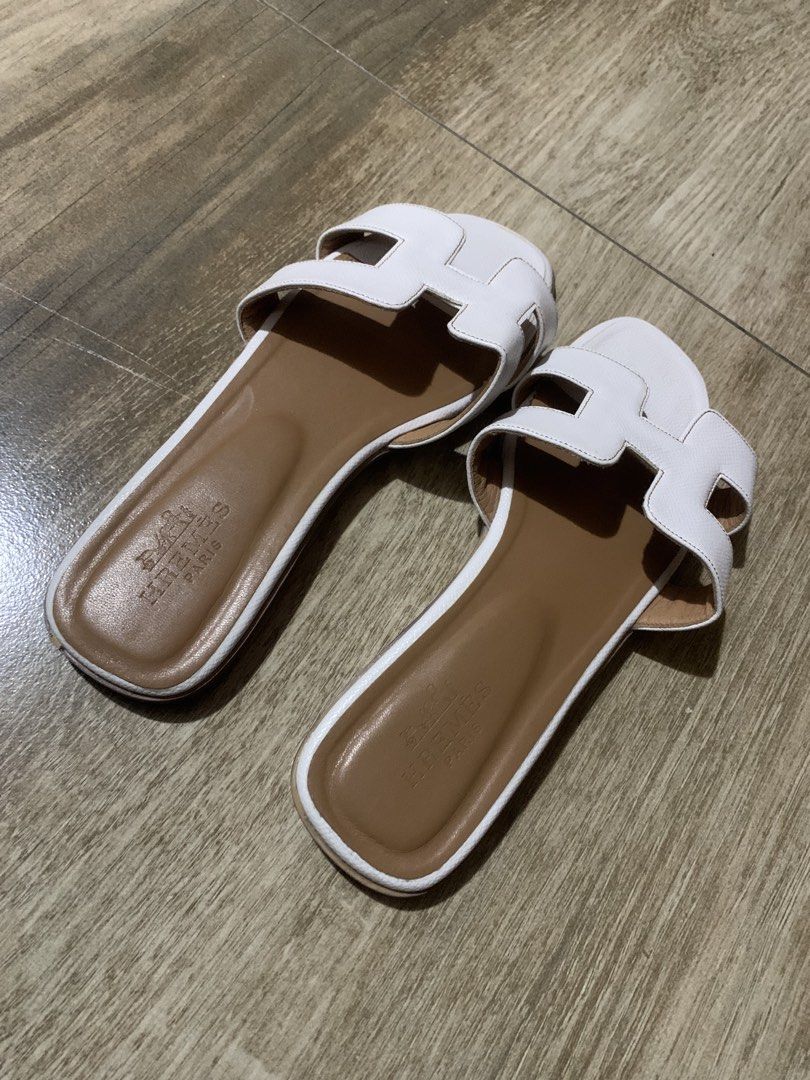 HERMES ORAN FLAT SANDALS (Category: Sneakers & Footwear) located in Tarlac. Submitted by luxurious_apparel (Listing ID 1463219457, Image 3). Description: HERMES ORAN FLAT SANDALS GOOD CONDITION NO ISSUE .