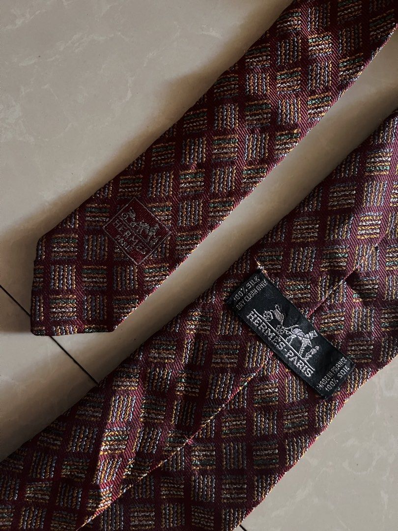 Hermes Paris Necktie (Category: Ties) located in Caloocan City. Submitted by goldenbird-0985 (Listing ID 1463322418, Image 2). Description: Surplus hermes neck tie without issue.