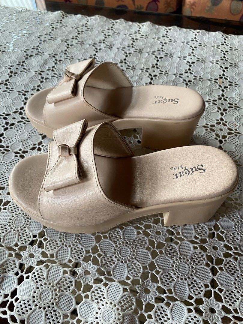 High heels sandals for kids (Category: Babies & Kids Fashion) located in Calamba. Submitted by happy_lindzyp (Listing ID 1463127651, Image 2). Description: Just kids hig heels sandals for girls. Size 13.