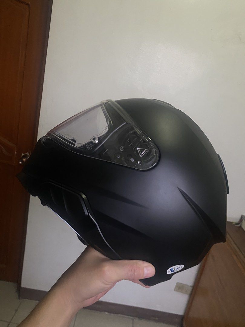 HJC i71 Good as new (Category: Helmets and other Riding Gears) located in Manila. Submitted by marklaw08 (Listing ID 1462935314, Image 3). Description: .