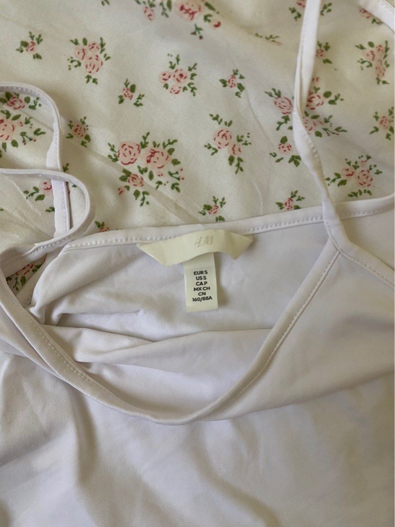 h&m basics white tank top (Category: Sleeveless) located in Caloocan City. Submitted by v6nnies (Listing ID 1463188809, Image 2). Description: h&m basics white tank top size small can be traded to size xs ! (similar to fhilar) price is slightly negotiable .