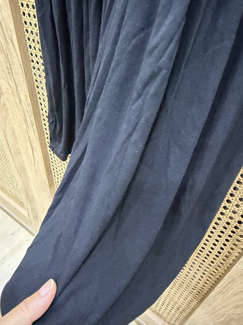H&M Black Rompers (Category: Dresses) located in Pasig City. Submitted by jgbeautique (Listing ID 1463270506, Image 3). Description: RFS: too many similar rompers for me already.