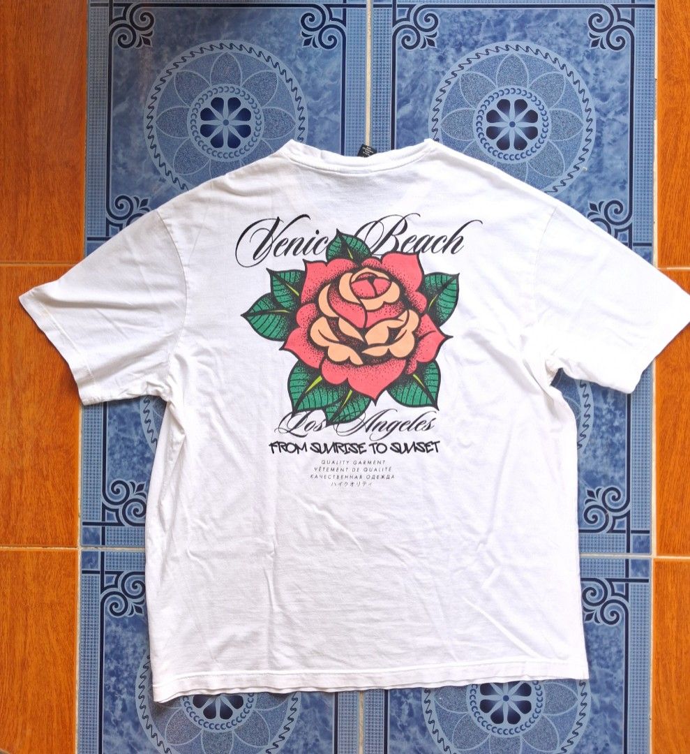 H&M BOXY TEE (Category: Tshirts & Polo Shirts ) located in Calamba. Submitted by tannnn288 (Listing ID 1463173206, Image 2). Description: H&M BOXY TSHIRT 24W X 29L 8.5/10 PRINT CONDITION 10/10 COLOR CONDITION COMPLETE TAGS.