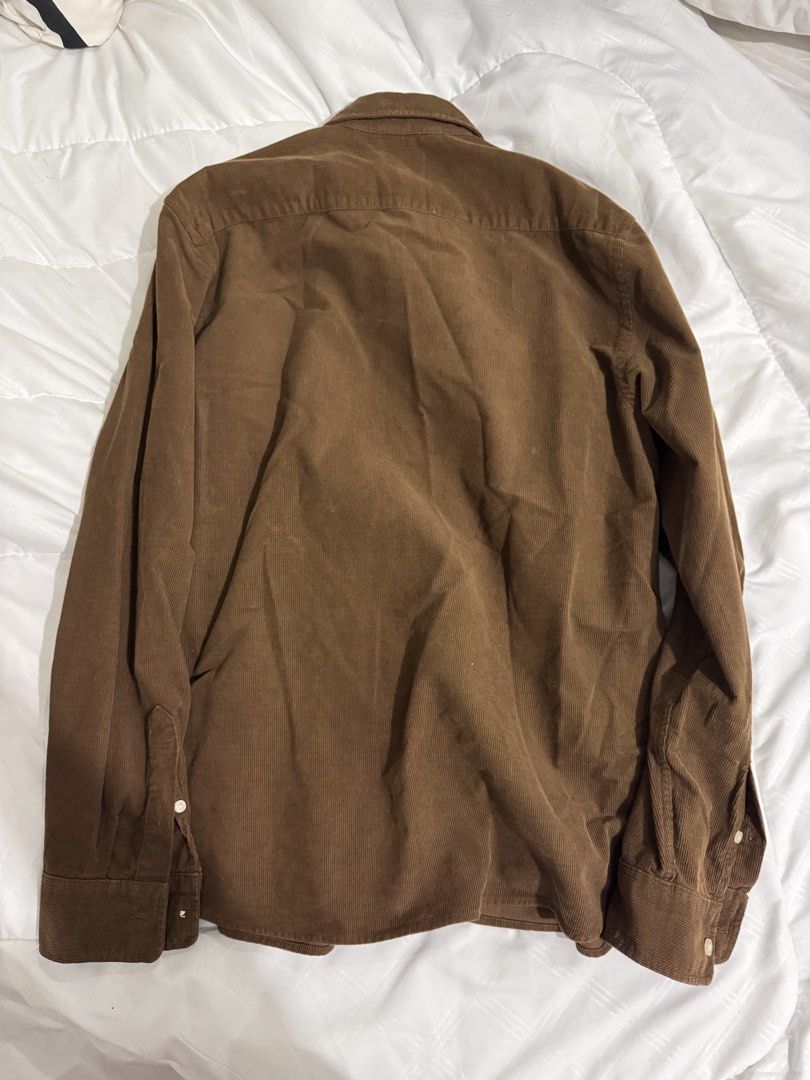 H&M Brown Shirt (Category: Tshirts & Polo Shirts ) located in Manila. Submitted by eronmalone (Listing ID 1463271247, Image 2). Description: Condi: 8.5-9/10 imo Rfs: doesn't fit me Length: 71cm Sleeve: 61.5cm Shoulder: 39cm Chest: 47cm .