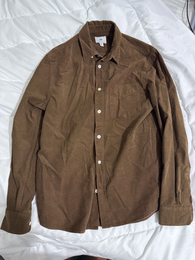 H&M Brown Shirt (Category: Tshirts & Polo Shirts ) located in Manila. Submitted by eronmalone (Listing ID 1463271247, Image 1). Description: Condi: 8.5-9/10 imo Rfs: doesn't fit me Length: 71cm Sleeve: 61.5cm Shoulder: 39cm Chest: 47cm .