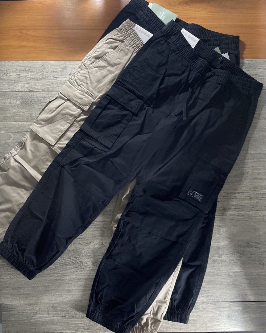H&M Cargo jogger mens pants (Category: Joggers) located in Quezon City. Submitted by akieo (Listing ID 1463308114, Image 1). Description: H&m Cargo jogger Mens Pants Brand new Legit with tag - Price 1,000 each only‼️ Colors: Black & Khaki Qc nationwide delivery.