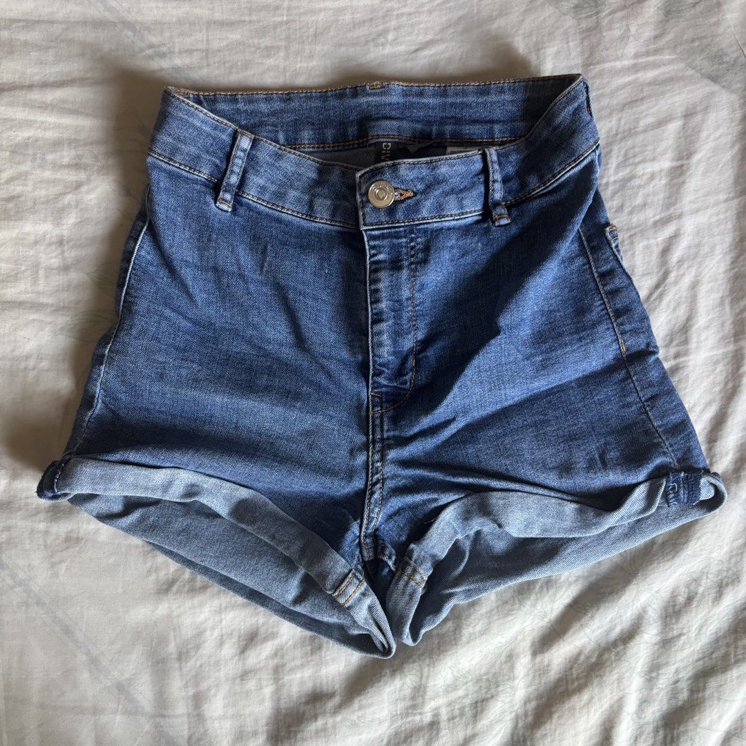 H&M Denim Highwaist Short (Category: Shorts) located in Binan City. Submitted by mypreloved_haul (Listing ID 1463165890, Image 1). Description: Fits 22-24, length 15.