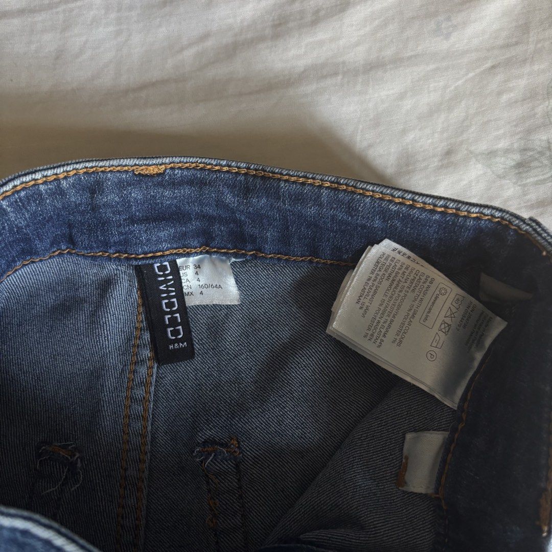 H&M High Waist Denim Short (Category: Shorts) located in Binan City. Submitted by mypreloved_haul (Listing ID 1463165654, Image 2). Description: Fits 22-24, length 14.