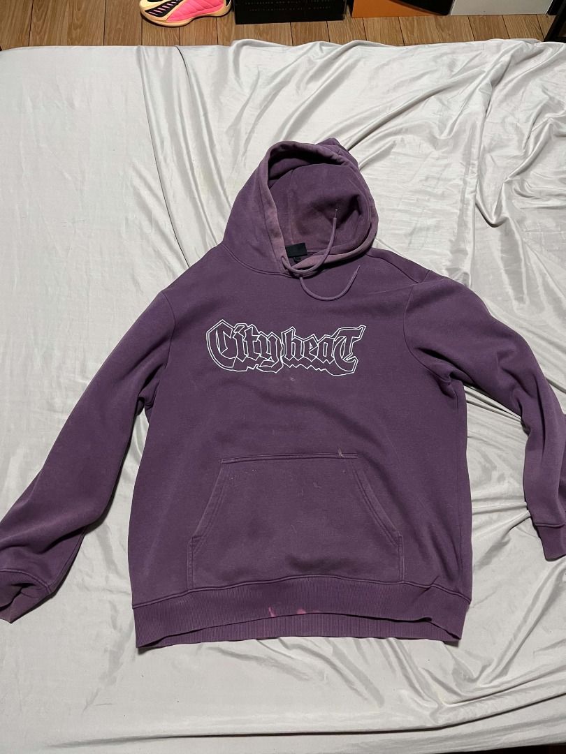 H&M Hoodie (Category: Hoodies) located in Mendez-Nunez. Submitted by franz321vi79284 (Listing ID 1463317456, Image 1). Description: H&M Maroon Hoodie Condition: 7/10 Price: ₱350 Meetup available Lalamove available.