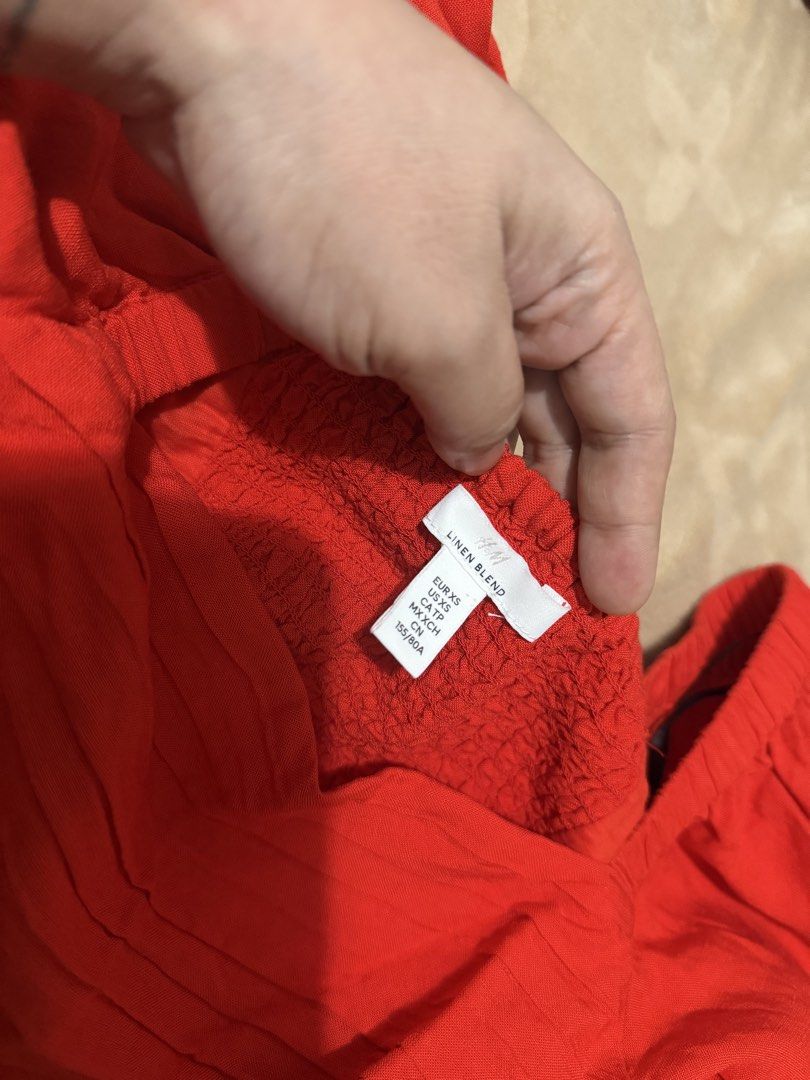 H&M Linen Blend size XS (Category: Blouses) located in Cebu City. Submitted by sultrychicmary (Listing ID 1463300657, Image 2). Description: .