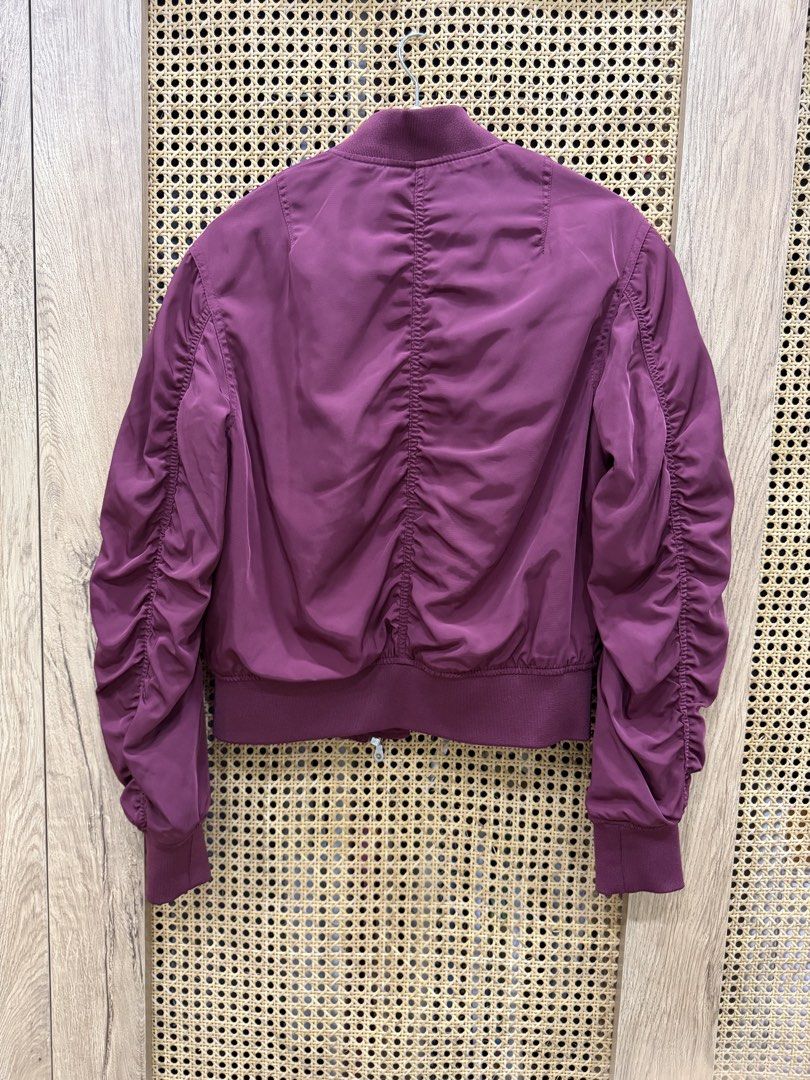H&M Maroon Bomber Jacket (Category: Coats, Jackets and Outerwear) located in Pasig City. Submitted by jgbeautique (Listing ID 1463265768, Image 2). Description: Seldom used. I got black version of this already which I decide to keep and this to let go. I realized I don’t need two. RFS: decluttering.