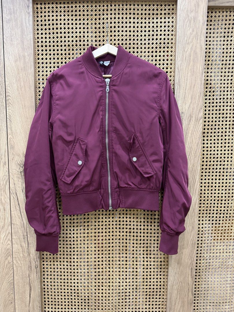H&M Maroon Bomber Jacket (Category: Coats, Jackets and Outerwear) located in Pasig City. Submitted by jgbeautique (Listing ID 1463265768, Image 1). Description: Seldom used. I got black version of this already which I decide to keep and this to let go. I realized I don’t need two. RFS: decluttering.
