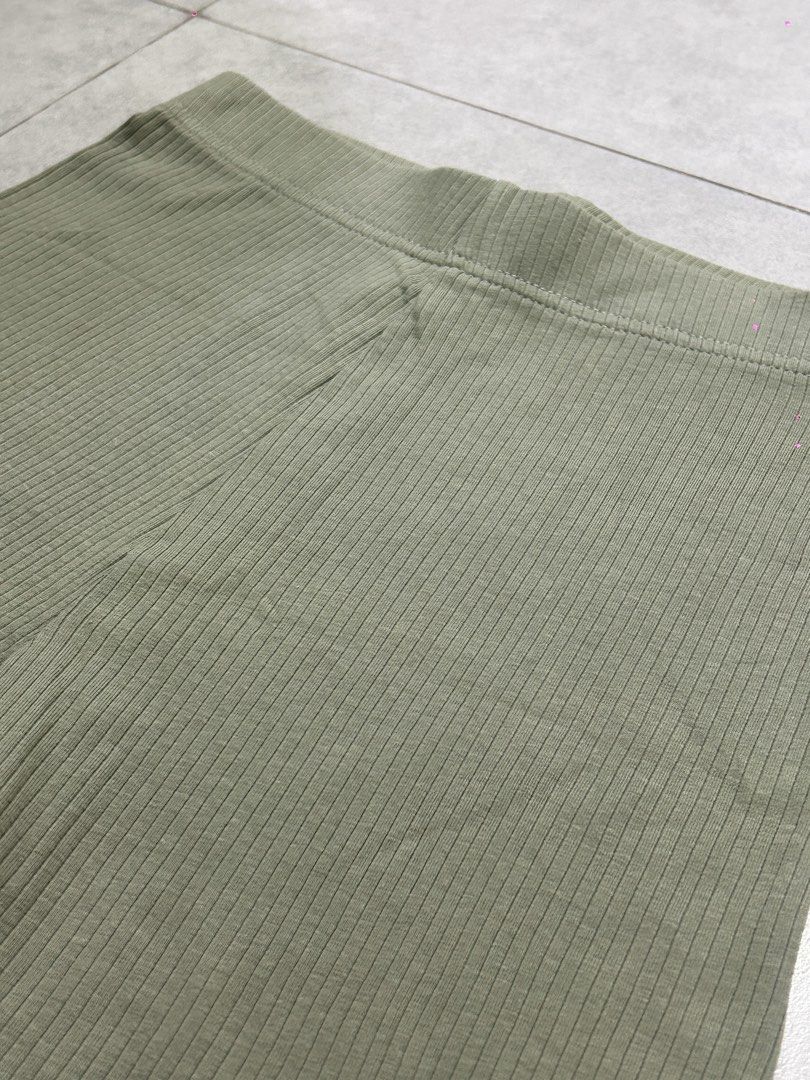 H&M Ribbed Biker Shorts - Size S (Category: Activewear) located in Manila. Submitted by humabn (Listing ID 1463279198, Image 2). Description: - Worn only once - Brand: H&M Divided - Style: Ribbed Bike Shorts - Color: Khaki Green - Material: Stretchy & Comfortable - Fit: Great for everyday wear or workouts - Size: S.