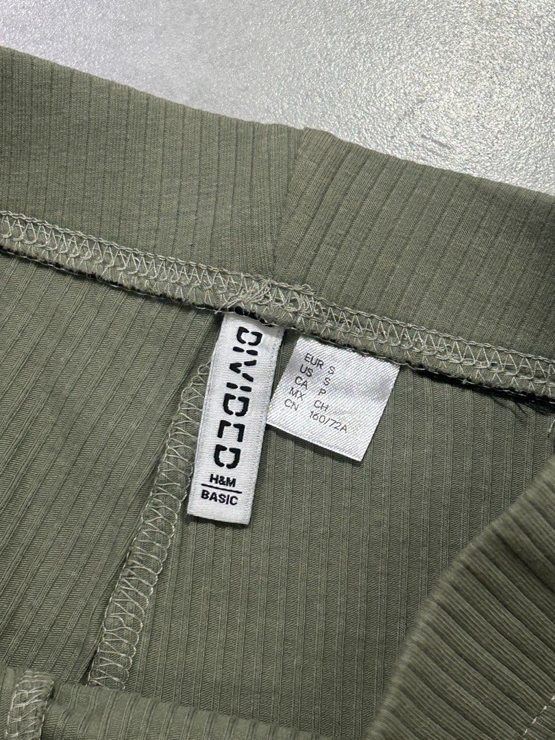 H&M Ribbed Biker Shorts - Size S (Category: Activewear) located in Manila. Submitted by humabn (Listing ID 1463279198, Image 3). Description: - Worn only once - Brand: H&M Divided - Style: Ribbed Bike Shorts - Color: Khaki Green - Material: Stretchy & Comfortable - Fit: Great for everyday wear or workouts - Size: S.