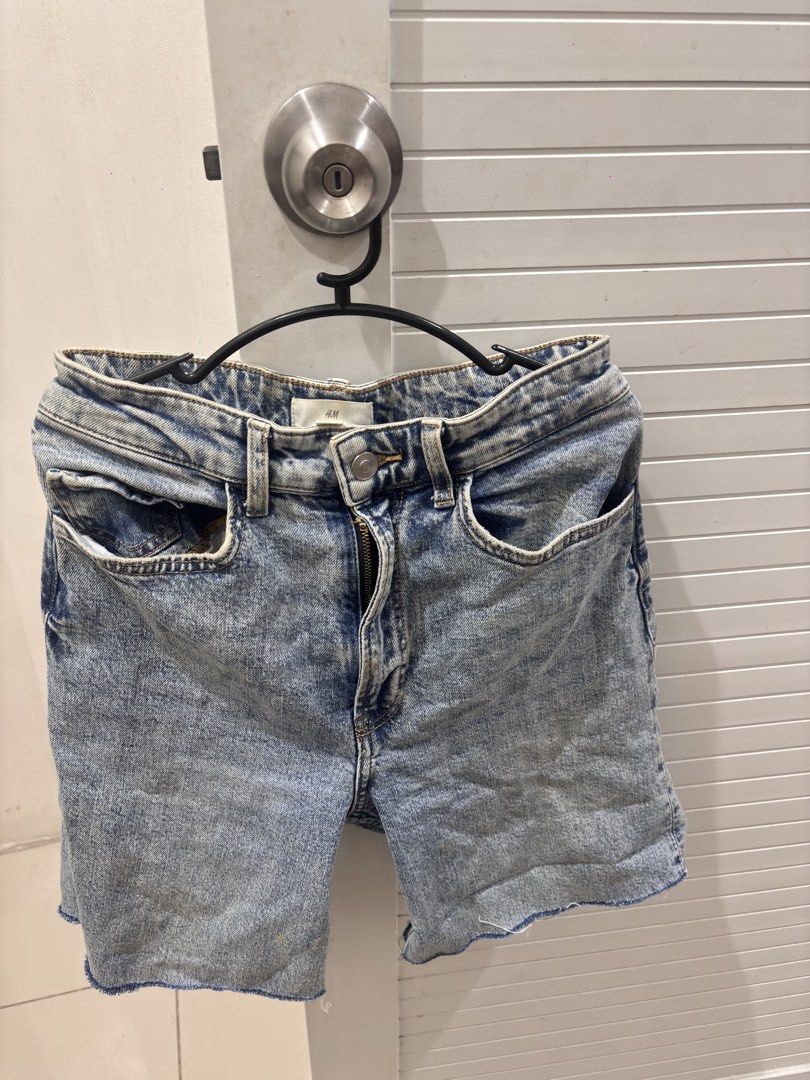 H&M short (Category: Shorts) located in Manila. Submitted by xoxo_tine (Listing ID 1463238676, Image 1). Description: .