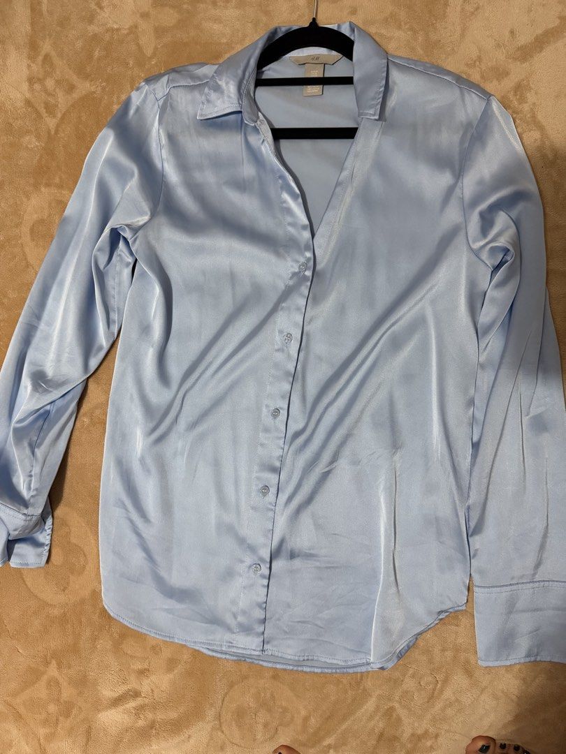 H&M Silk Skyblue Buttondown size XS (Category: Blouses) located in Cebu City. Submitted by sultrychicmary (Listing ID 1463310887, Image 1). Description: .