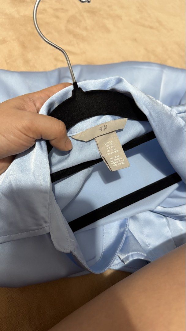 H&M Silk Skyblue Buttondown size XS (Category: Blouses) located in Cebu City. Submitted by sultrychicmary (Listing ID 1463310887, Image 2). Description: .