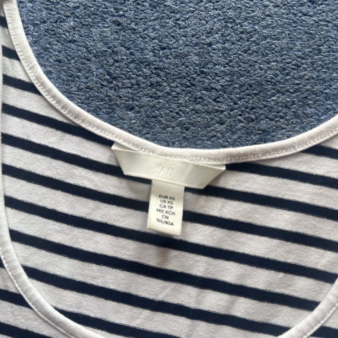 h&m sleeveless top (Category: Blouses) located in Victoria. Submitted by guci.clo (Listing ID 1463135863, Image 3). Description: .