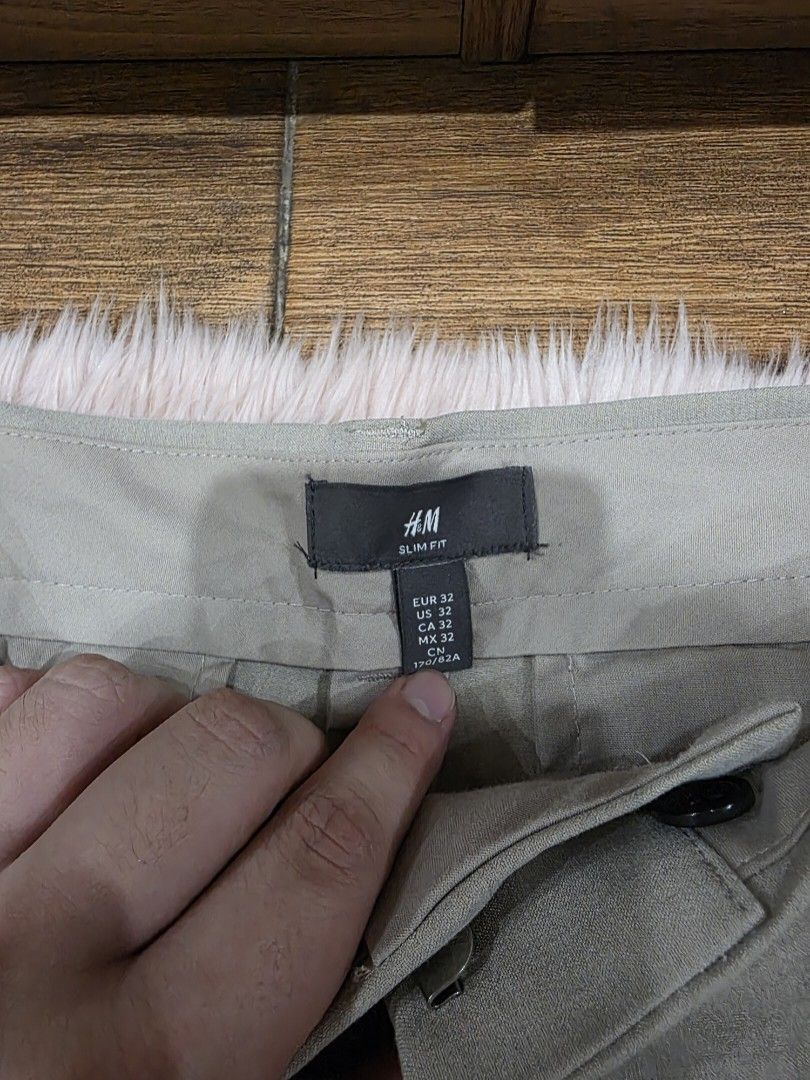 H&m smart trousers men (Category: Trousers) located in Manila. Submitted by machoxmatt (Listing ID 1463187938, Image 2). Description: fitted only (no more tags) size: euro 32 waist: 17 inches length: 36.5 inches (altered) mop:bdo/gcash shipping at buyer's expense.