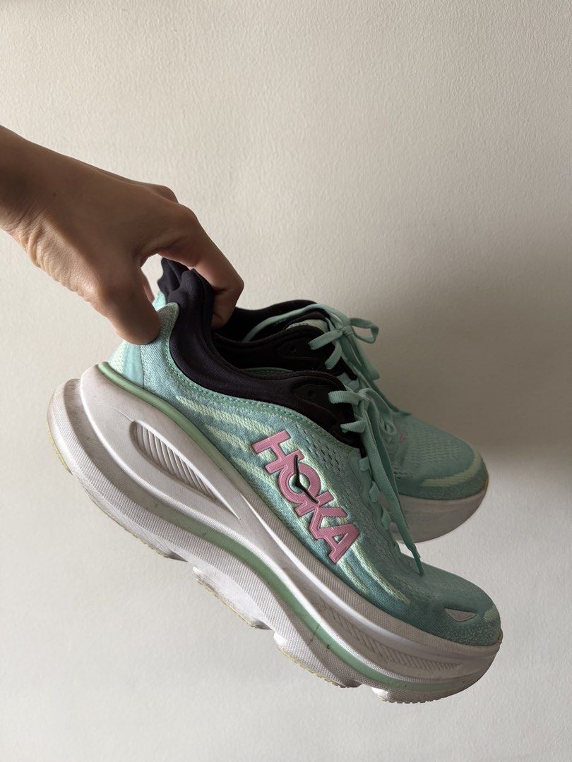 Hoka Bondi 9 Size 8 (Category: Sneakers) located in Manila. Submitted by yasminehannah (Listing ID 1463122575, Image 2). Description: used 5x. great for running. cushion is excellent. good for white feet. original price of this is 10,995..