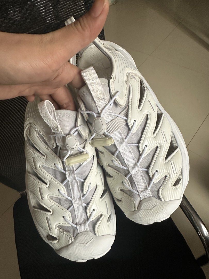 Hoka Hopara (Category: Announcements) located in Butuan. Submitted by wear.next (Listing ID 1463186482, Image 1). Description: Size 38 Authentic No box .
