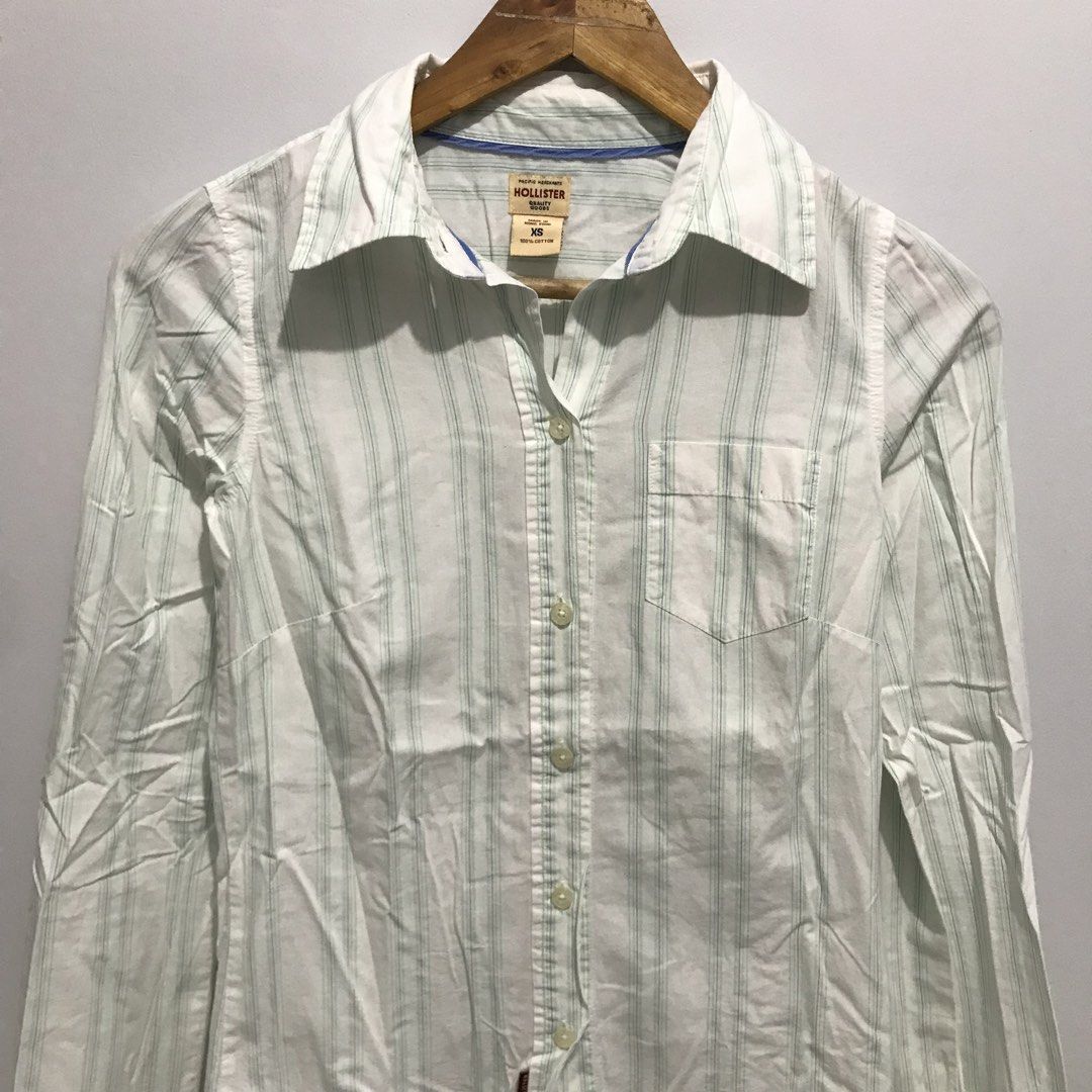 HOLLISTER Slim Button Down Longsleeve Polo (Category: Longsleeves) located in Cavite. Submitted by tanya.valentin (Listing ID 1463296027, Image 1). Description: - 17x24.
