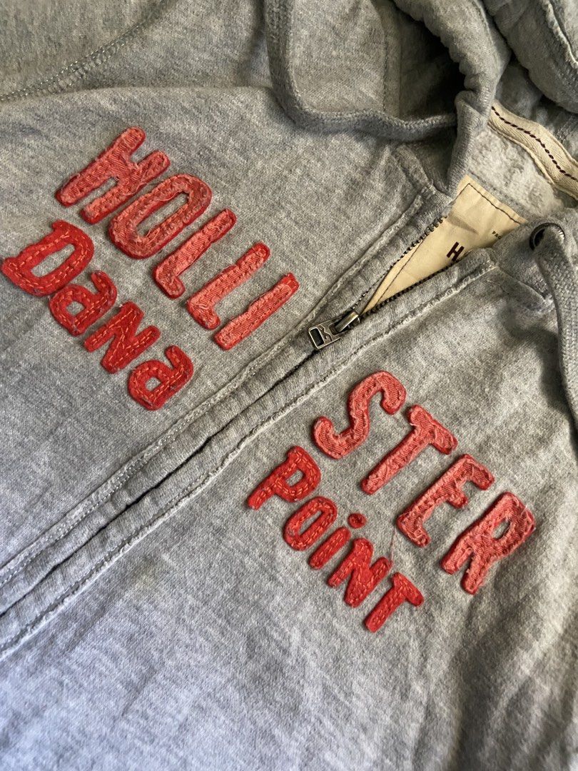 HOLLISTER ZIP UP (Category: Coats, Jackets and Outerwear) located in Abulug. Submitted by binchifinds (Listing ID 1463192265, Image 3). Description: .