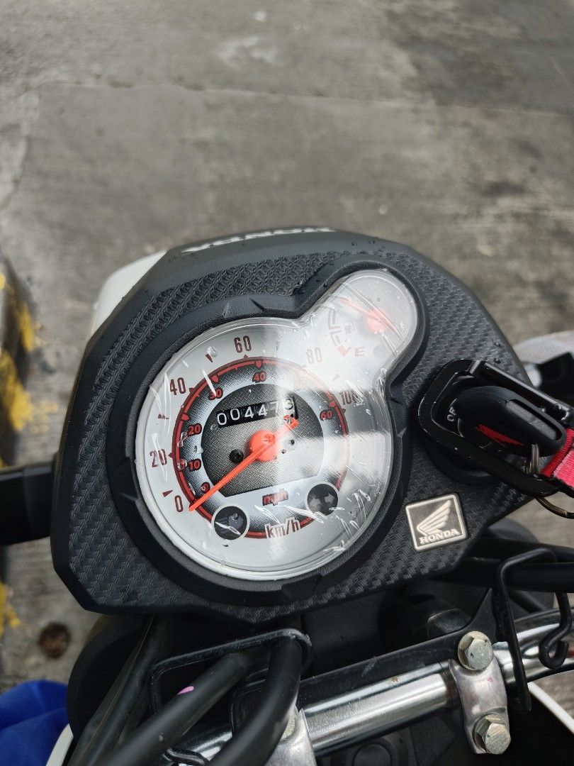 Honda Navi 110 (Category: Motorbikes for Sale) located in San Juan City. Submitted by itsmeuru (Listing ID 1463161584, Image 2). Description: - White Honda Navi 110 - Very low mileage: only 447 km - LTO registered until 2026 - Owner/Seller - Negotiable - Message / Call / Text for details - RFS: Upgrade.