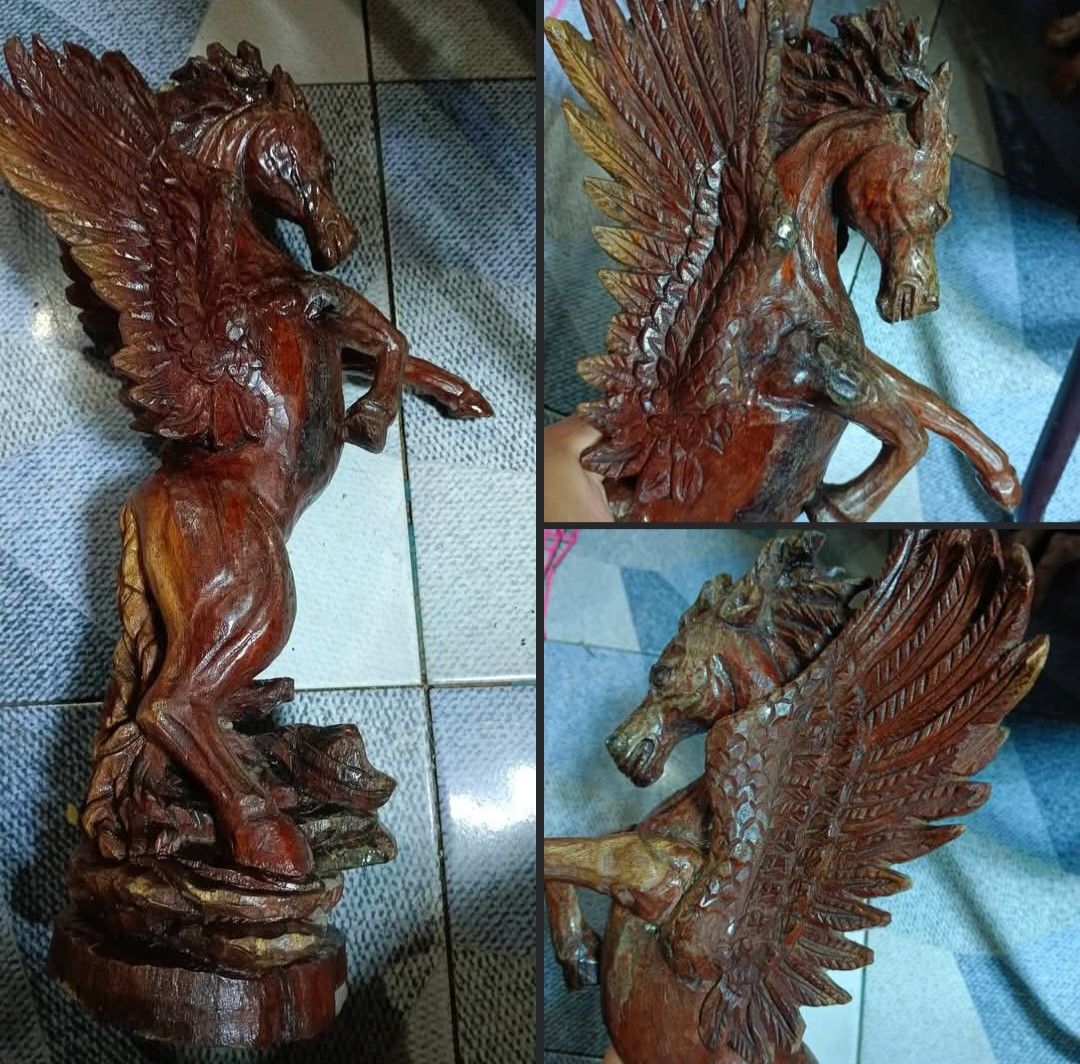 Horse Display (Category: Other Home Decor) located in Mandaluyong City. Submitted by theforgottentreasures (Listing ID 1463321132, Image 1). Description: 2500 pesos!!! 📌 Vintage Horse Wood 19 inches tall solid wood what you see is what you get.