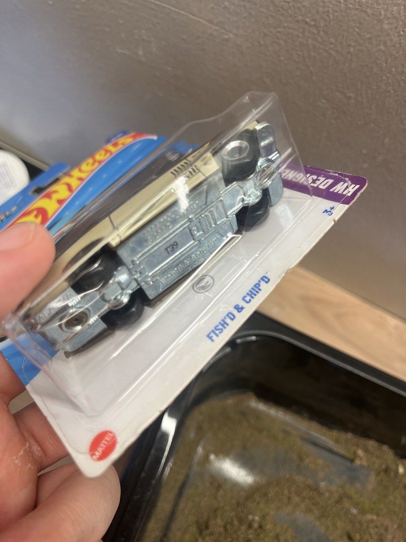 Hot Wheels Treasure Hunt Fish'D & Chip'D (Category: Vehicle & Diecast Models) located in Manila. Submitted by omo__ (Listing ID 1463208680, Image 2). Description: Card bawal sa maselan. .