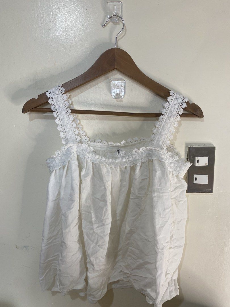 HQ Flowy top s/m axb16 (Category: Blouses) located in Baguio. Submitted by buyforless_2600 (Listing ID 1463136373, Image 1). Description: .