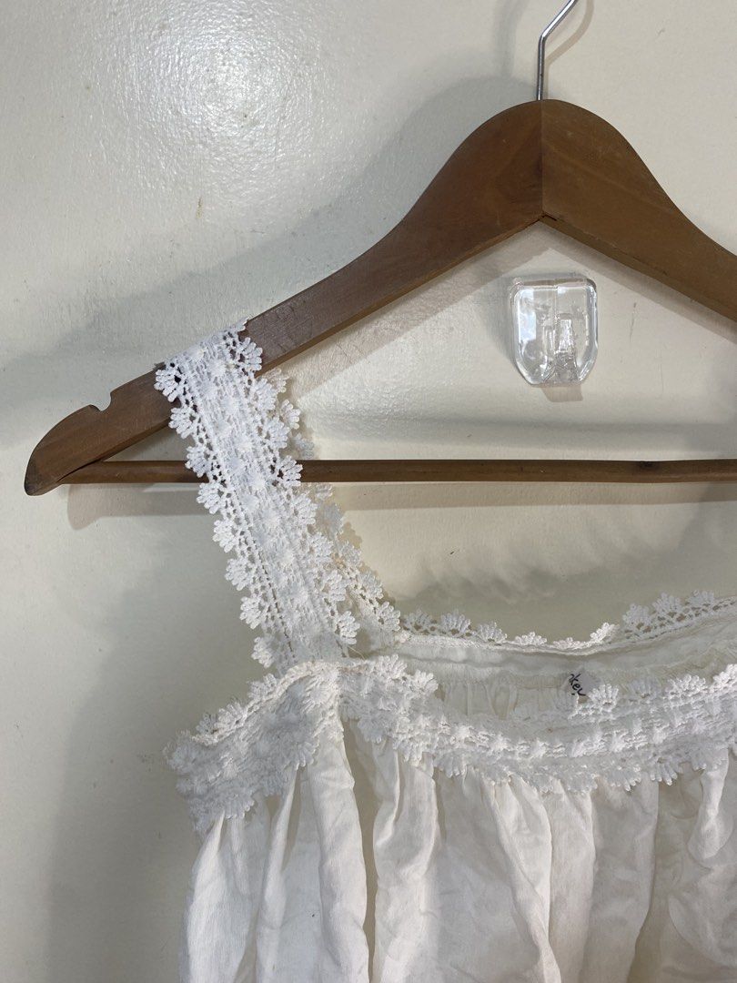 HQ Flowy top s/m axb16 (Category: Blouses) located in Baguio. Submitted by buyforless_2600 (Listing ID 1463136373, Image 2). Description: .