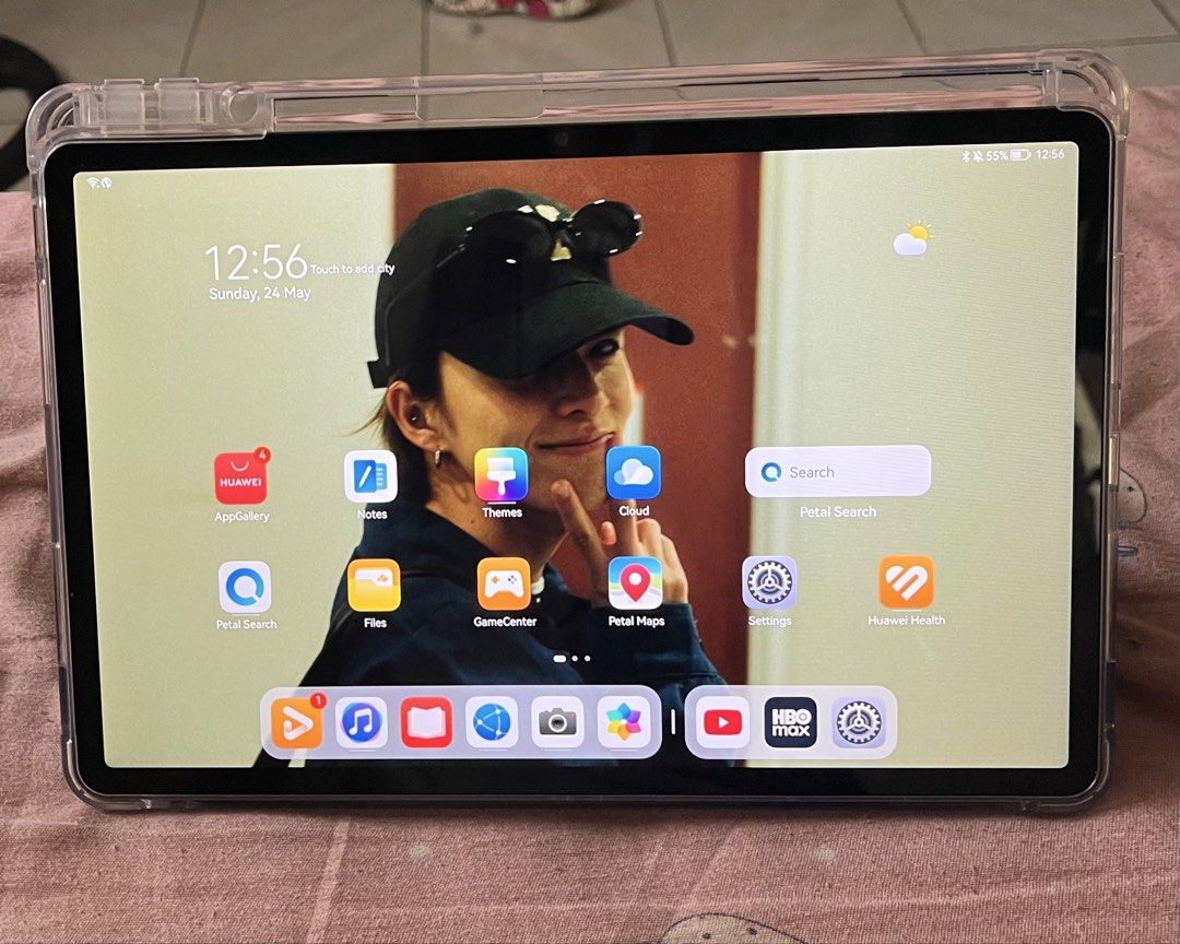 HUAWEI MatePad SE 11 (Category: Others) located in Makati City. Submitted by bubbiegum (Listing ID 1463128032, Image 3). Description: - bought last May - 11” - WiFI 4GB+128GB - original price is at around ₱10,000+ - with free case(+stickers) rfs: will no longer use can meet up around makati.