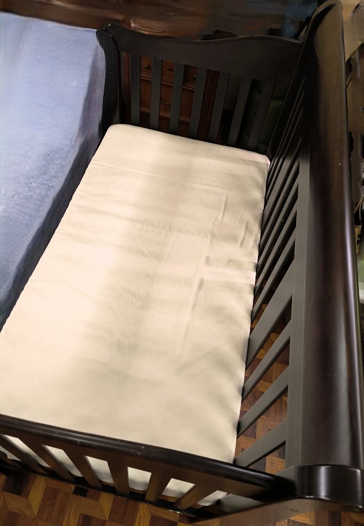 Infant Crib to Toddler Bed (Category: Children's Beds) located in Quezon City. Submitted by j2handsell_11_13 (Listing ID 1463142291, Image 2). Description: Cuddle Bug Montebello 3 in 1 Crib with mattress It converts from infant crib to a toddler bed. Material: Pine wood Non- toxic, lead-free paint 3 mattress adjustment heights (crib) Fits 28″x52″ mattress (mattress included) Complete Crib railings available Dark brown (coffee) color Mattress Inne