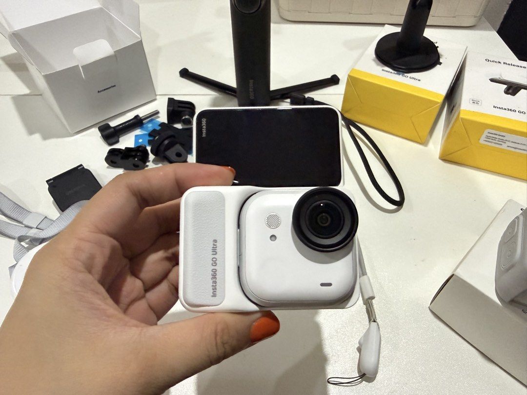 Insta360 GO Ultra Creator Bundle 4K Cam Arctic White (Category: Cameras) located in Pasig City. Submitted by yoursunshinelover (Listing ID 1463274466, Image 1). Description: Can pass as new Complete with box, accessories, charger cord that came with it, and free silicone case NO ISSUES AT ALL Never been hardly used, just took some selfies Ni hindi nakapag-video nang 1hr With case, and screen protector since day 1 Plus 3k for the 1TB SD Card RFS: 
