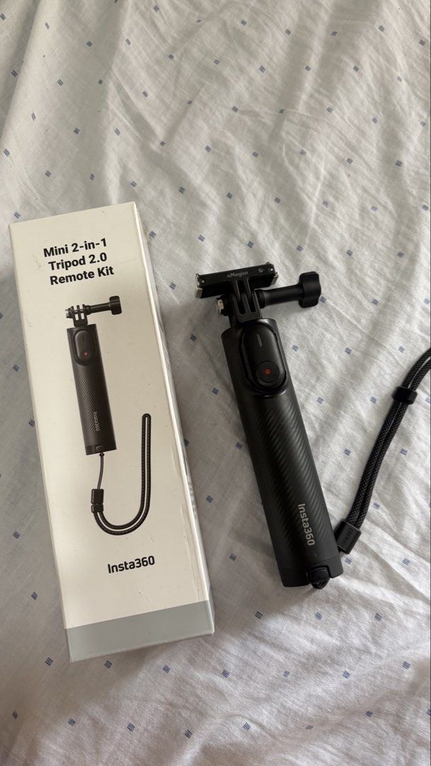 Insta360 Mini 2-in-1 Tripod 2.0 Remote Kit (Category: Tripods & Monopods) located in Paranaque City. Submitted by hannfinds (Listing ID 1463264407, Image 1). Description: - Insta360 Mini 2-in-1 Tripod 2.0 Remote Kit - Versatile 2-in-1 design: acts as both a grip and a tripod - Ideal for stabilizing your shots or using as a convenient remote control - Comes with its original packaging - Ready to enhance your next adventure.