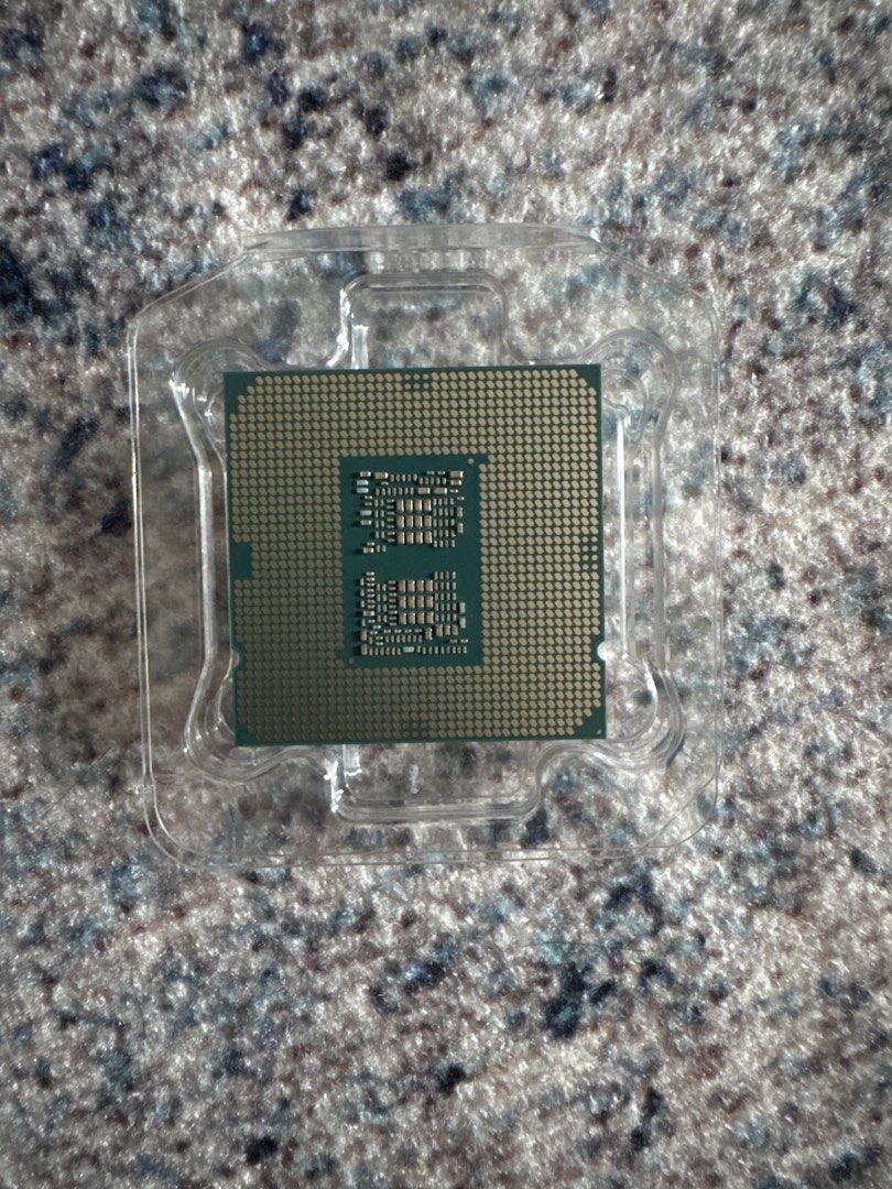 Intel CPU Processor (Category: Computer Parts) located in Singapore. Submitted by weo00 (Listing ID 1463125363, Image 1). Description: Intel 10th gen cpu Used i5 10600k Last I tried it worked fine. upgraded and swapped to AMD Selling the item as is. No box. .