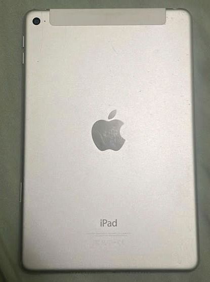 IPAD MINI (Category: iPad) located in Kuala Lumpur. Submitted by noor2026 (Listing ID 1463142724, Image 2). Description: WIFI AND CELULAR 128GB.