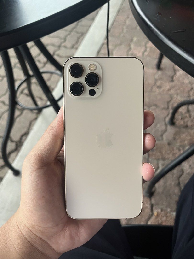 Iphone 12 pro (Category: iPhone 12 Series) located in San Juan City. Submitted by webbb123 (Listing ID 1463245859, Image 2). Description: Iphone 12pro/128gb -93% batthealth -free cases -with box -true tone working -face id working -camera no issue -No sim restriction -makinis -smooth and good performance UNLI check if u want Honest Issue only REPLACED LCD pero original check nyo pa 15k get nyo na plss slight nego pa RFS-need funds .