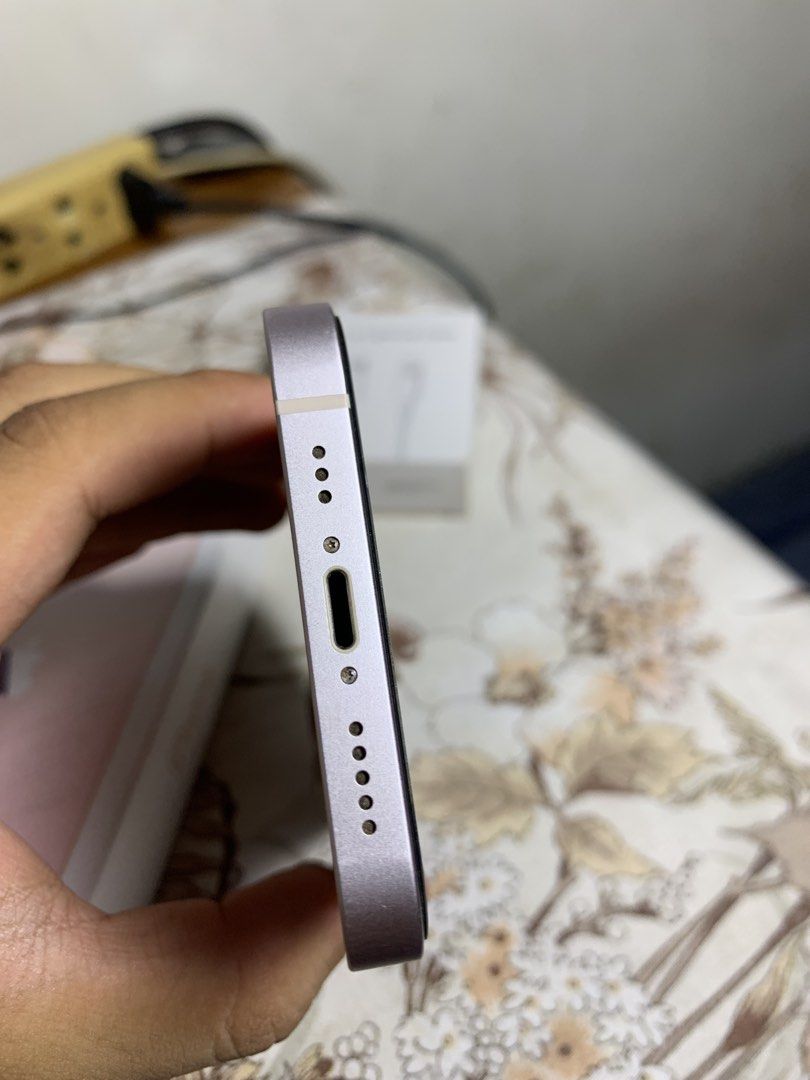 Iphone 13 (Category: Other Mobile & Gadget Accessories) located in San Jose. Submitted by vedaniaarv64346 (Listing ID 1463262026, Image 2). Description: For sale iphone 13 128gb 100bh Comes with rep.box,case,cord only Any sim US variant any sim 17300 only.