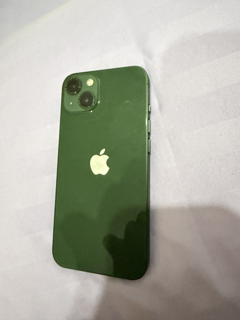 IPHONE 13 - 256gb (Category: iPhone 13 Series) located in Manila. Submitted by chowpade (Listing ID 1463244938, Image 1). Description: Iphone 13 256 gb Replaced lcd - pero orginal din pinalit 72bh Issue- paint chipping .