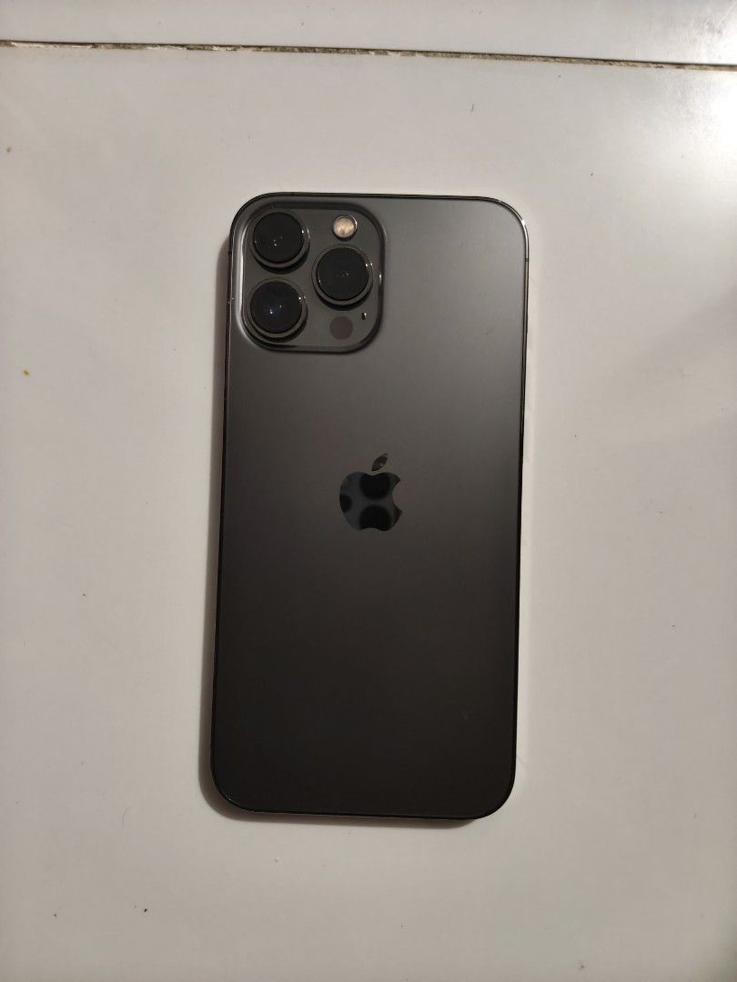 iPhone 13 Pro Max 128gb (Category: iPhone 13 Series) located in Quezon City. Submitted by kbcc_ (Listing ID 1463122137, Image 1). Description: no issue iOS 26 79% battery health.