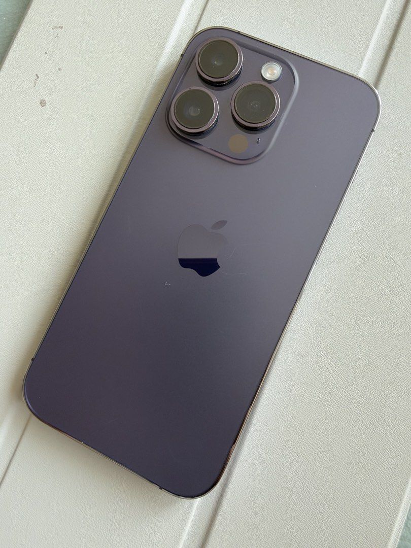 iPhone 14 Pro 512g b （分類：iPhone 14 系列）位於 Hong Kong。 由 wild_star_star 提交（商品編號 1463174080，圖片 2）。簡介： 正常使用 電池健康 73% 外表95%新，側邊有少少花，可以見到相片 送兩個全新Mon貼 。