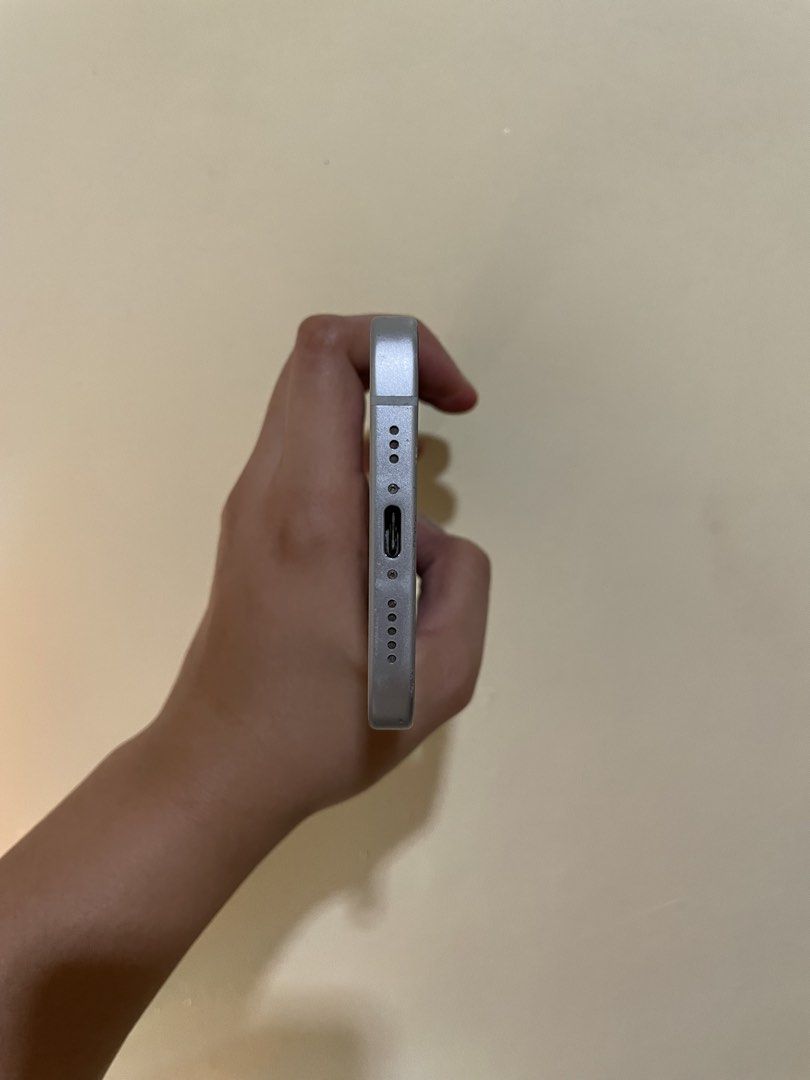 IPHONE 15 128GB (Category: iPhone 15 Series) located in Makati City. Submitted by kaksks (Listing ID 1463196000, Image 3). Description: 83% batt health with Case & Charger DAVAO CITY.