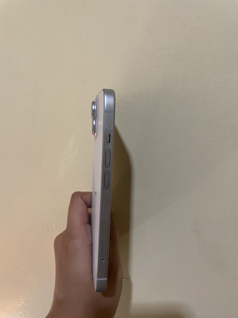 IPHONE 15 128GB (Category: iPhone 15 Series) located in Makati City. Submitted by kaksks (Listing ID 1463196000, Image 2). Description: 83% batt health with Case & Charger DAVAO CITY.