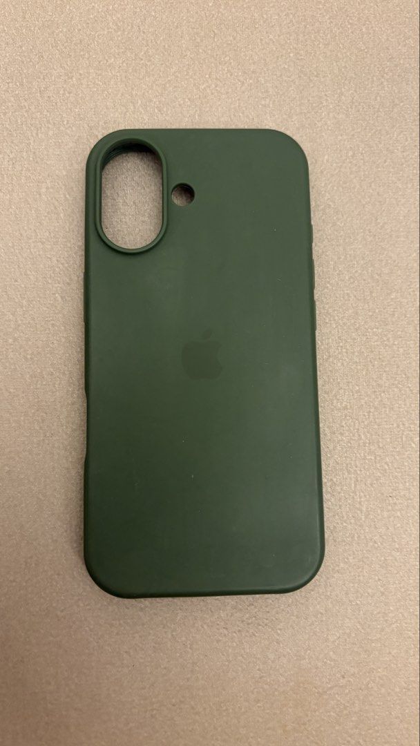 iPhone 17 Case (Green) (Category: Cases & Sleeves) located in Pasay City. Submitted by sevnco (Listing ID 1463243795, Image 1). Description: Original price P999 RFS: Bought a new case.