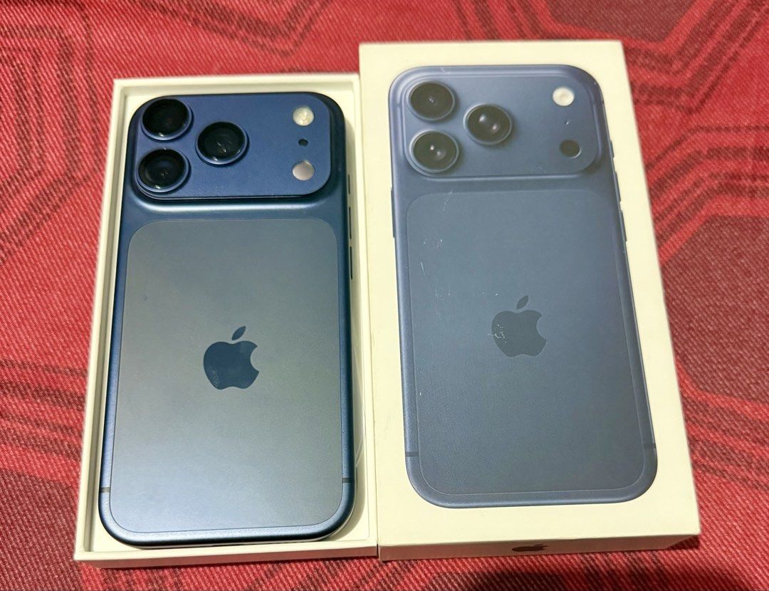 Iphone 17 pro 512g (Category: iPhone 17 Series) located in Muntinlupa City. Submitted by lloydsky17 (Listing ID 1463158896, Image 1). Description: Iphone 17 pro 512g Open line No issue Complete 91% battery health 65k fixed price.