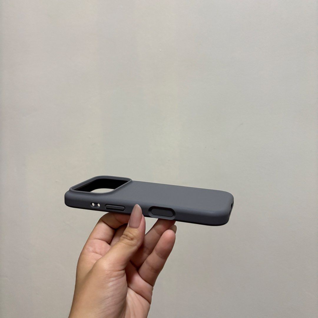Iphone 17 pro silicon case | dark gray (Category: Cases & Sleeves) located in Bulacan. Submitted by riverfinds2026 (Listing ID 1463248388, Image 2). Description: NO COD|SHIP THRU LALAMOVE & JNT | MOP: BDO AND GOTYME | NO RETURN, EXCHANGE OR CHANGING OF ITEM. .