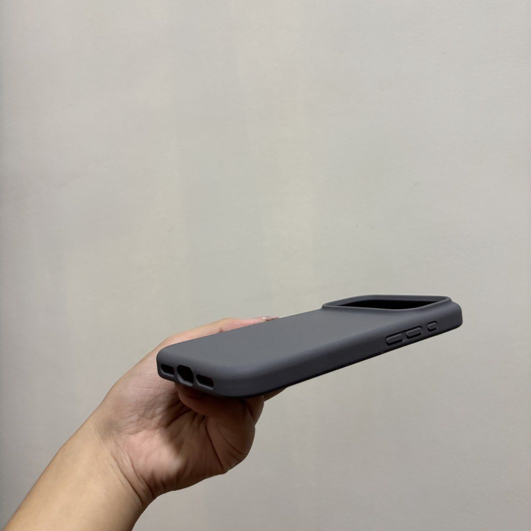 Iphone 17 pro silicon case | dark gray (Category: Cases & Sleeves) located in Bulacan. Submitted by riverfinds2026 (Listing ID 1463248388, Image 3). Description: NO COD|SHIP THRU LALAMOVE & JNT | MOP: BDO AND GOTYME | NO RETURN, EXCHANGE OR CHANGING OF ITEM. .